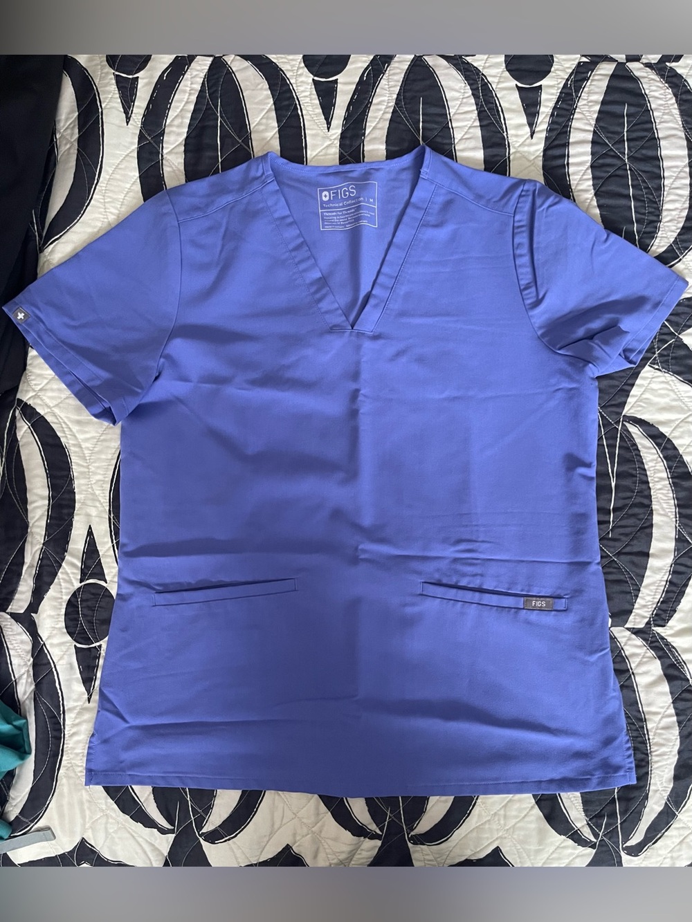 FIGS Casma Three-Pocket Scrub Top Blueberry Medium